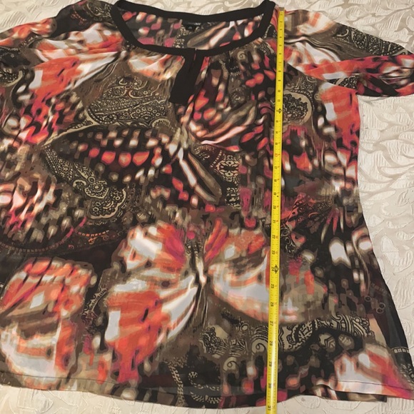 East 5th Plus SZ 2X Butterfly Print Semi Sheer Top - Picture 12 of 14
